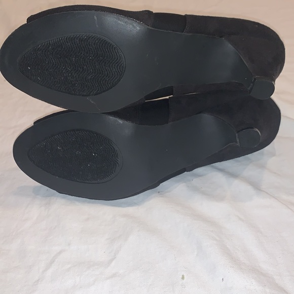 ComfortView suede heels - Picture 3 of 3